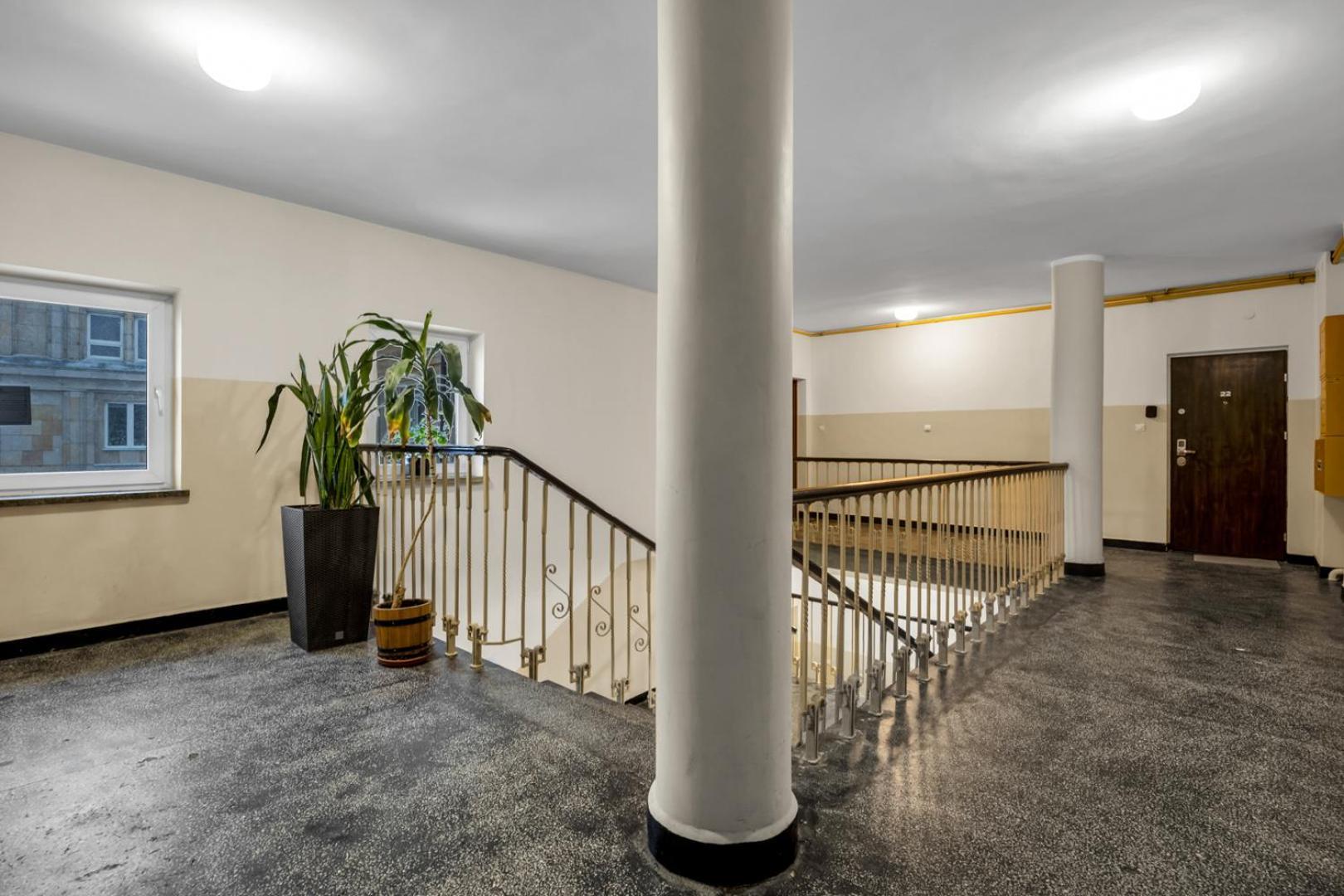 Metro Politechnika 3-Bedroom Apartment Varsavia Esterno foto