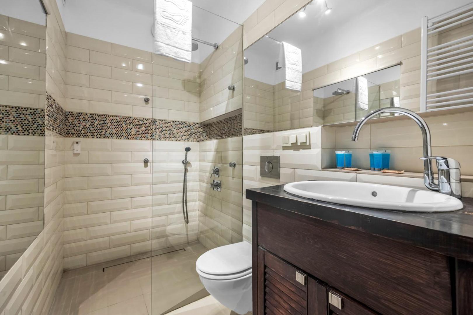 Metro Politechnika 3-Bedroom Apartment Varsavia Esterno foto